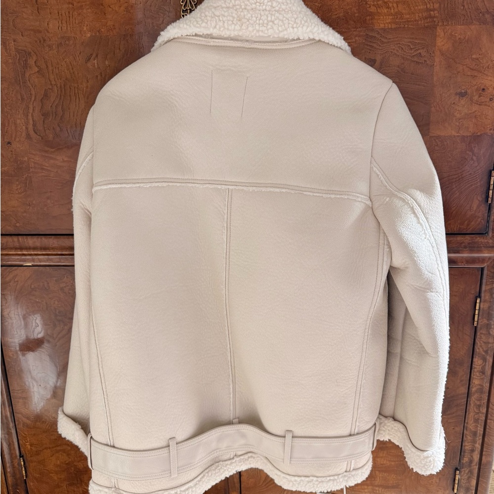 Zara Cream Sherpa Moto Jacket Size Medium - Picture 2 of 3